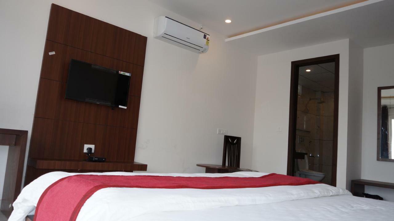 Hotel Aakash Residency Dehradun Luaran gambar